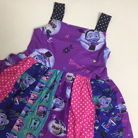 Vampirina Cute Purple Dress - Picture 2 of 6